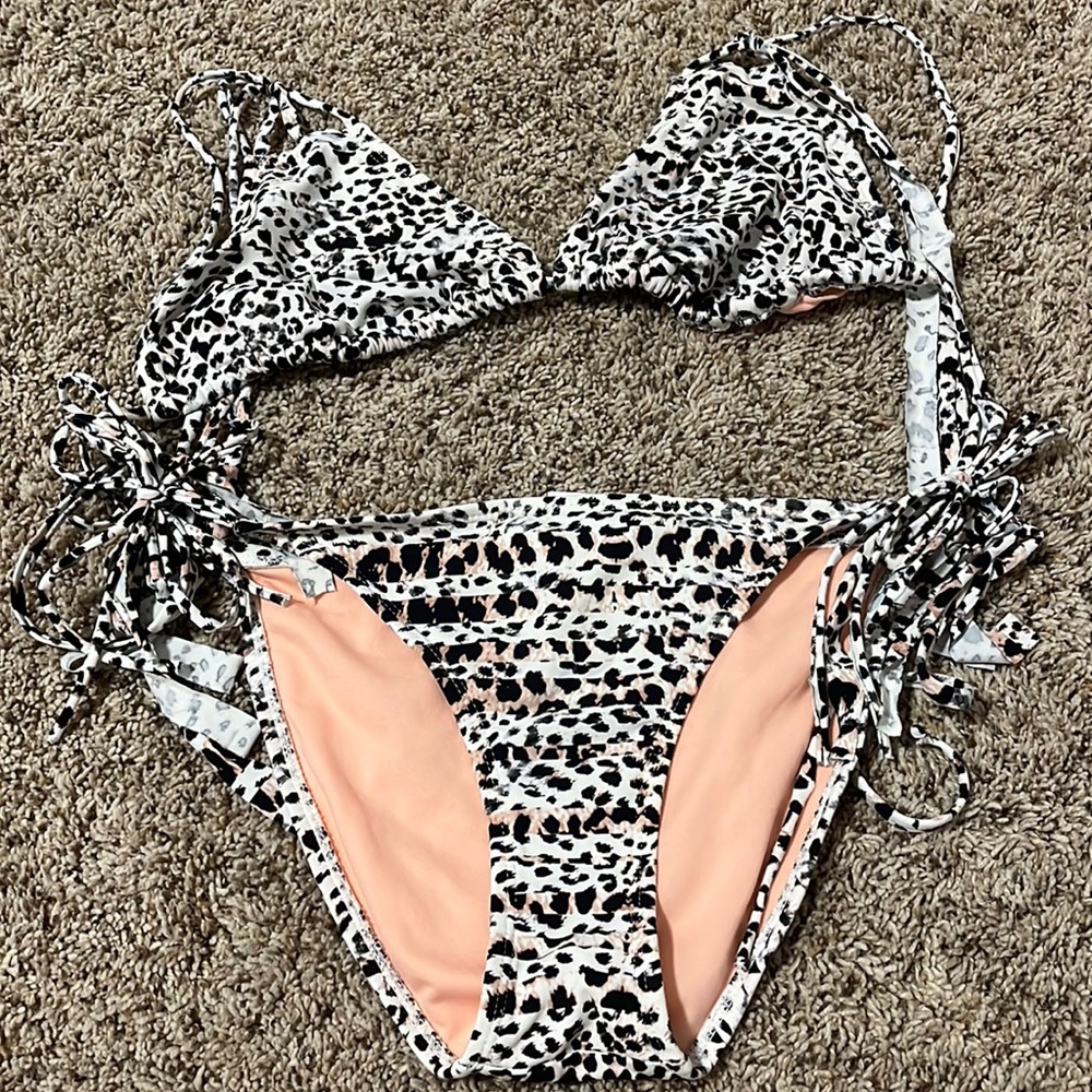 Swim suit top and bottom